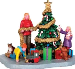 43078 - Decorating The Xmas Tree - Lemax Christmas Village Table Pieces