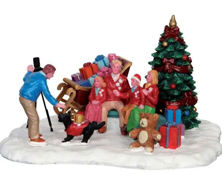 53217 - Festive Family Photo - Lemax Christmas Village Table Pieces