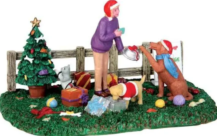 43099 - Pet Gift Exchange - Lemax Christmas Village Table Pieces